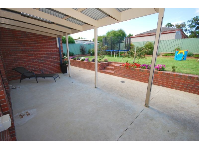 3 Deep Lead Close, Canadian VIC 3350