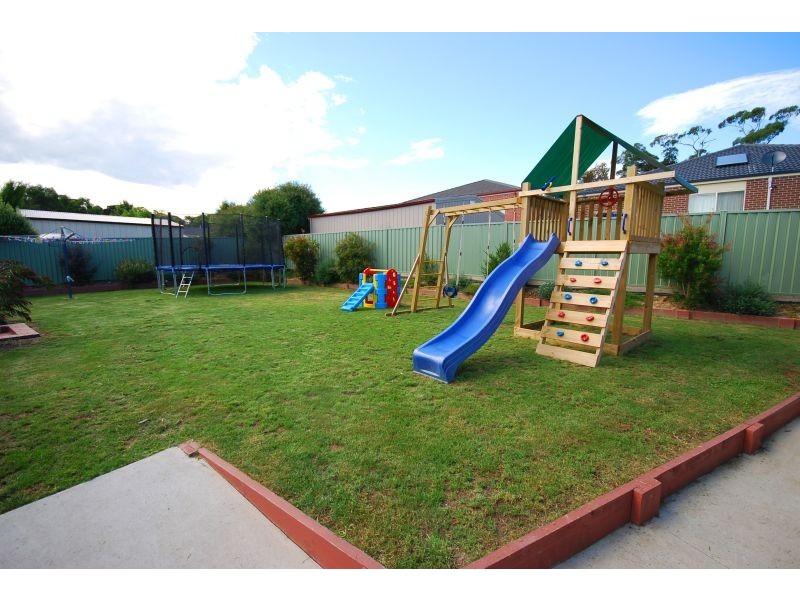 3 Deep Lead Close, Canadian VIC 3350