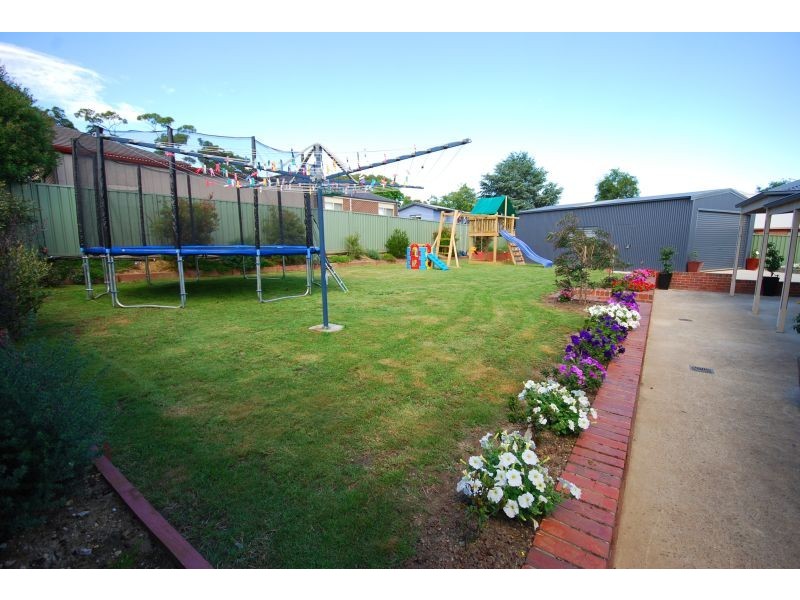 3 Deep Lead Close, Canadian VIC 3350