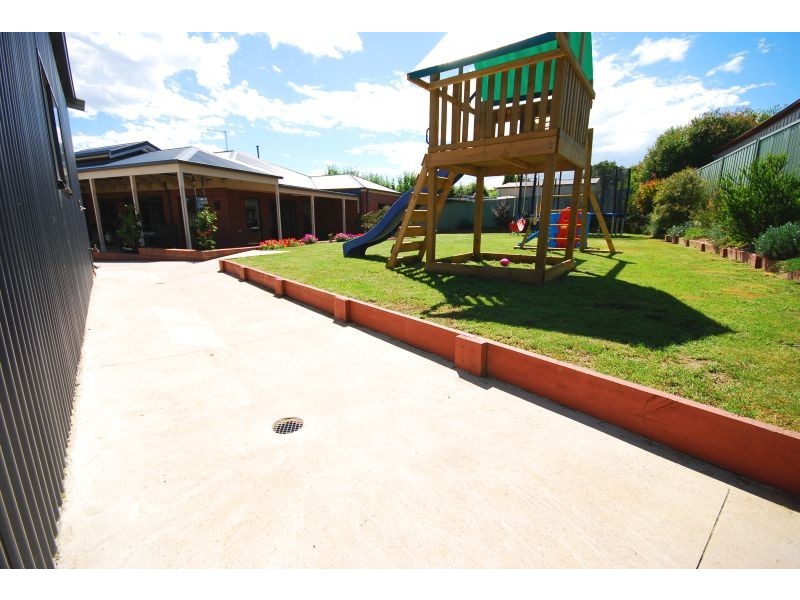 3 Deep Lead Close, Canadian VIC 3350