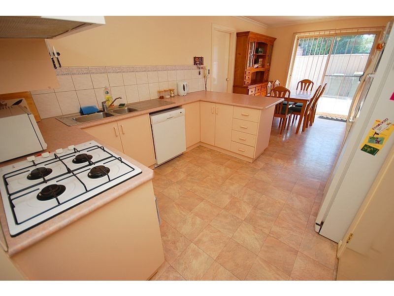 11 Zora Court, Sebastopol VIC 3356