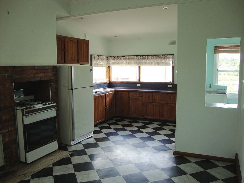 818 Eureka Street, Eureka VIC 3350