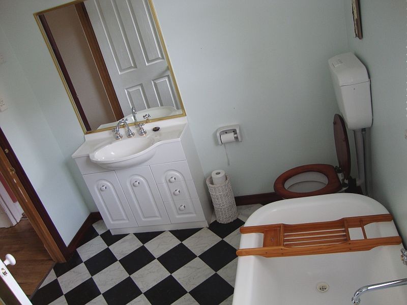 818 Eureka Street, Eureka VIC 3350