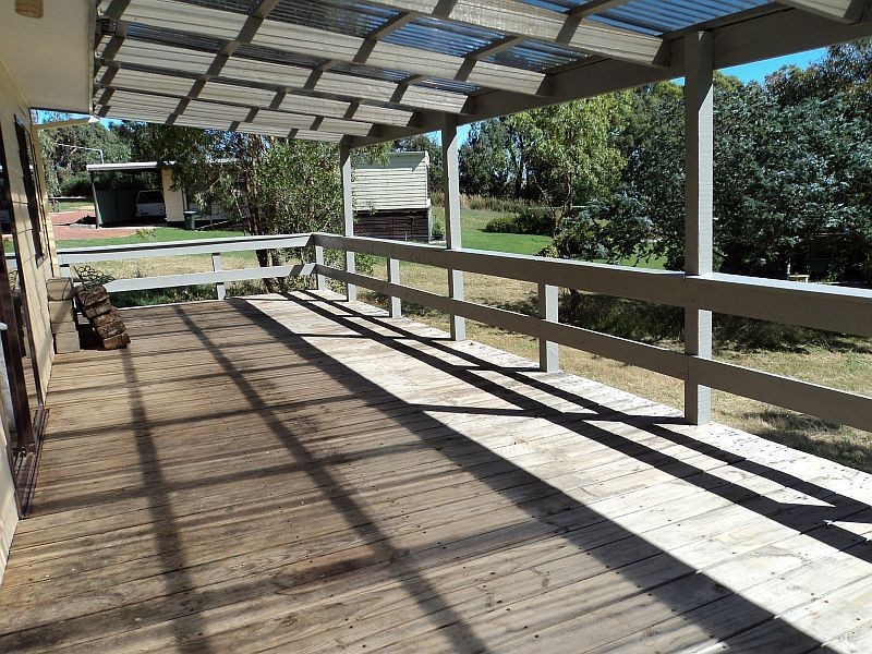 32 Young Street, Linton VIC 3360