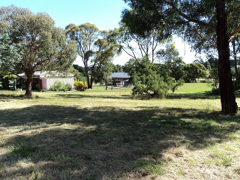 32 Young Street, Linton VIC 3360
