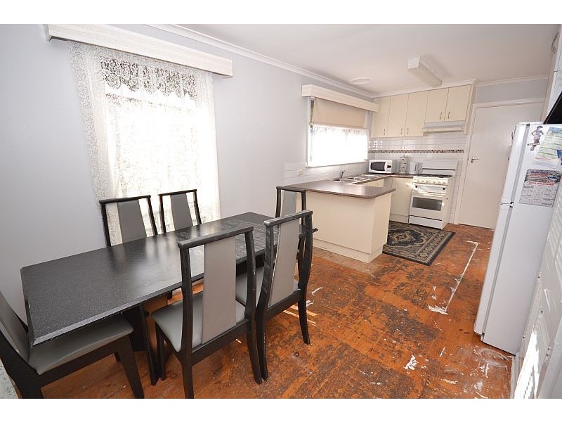 8 Waldemar Street, Wendouree VIC 3355