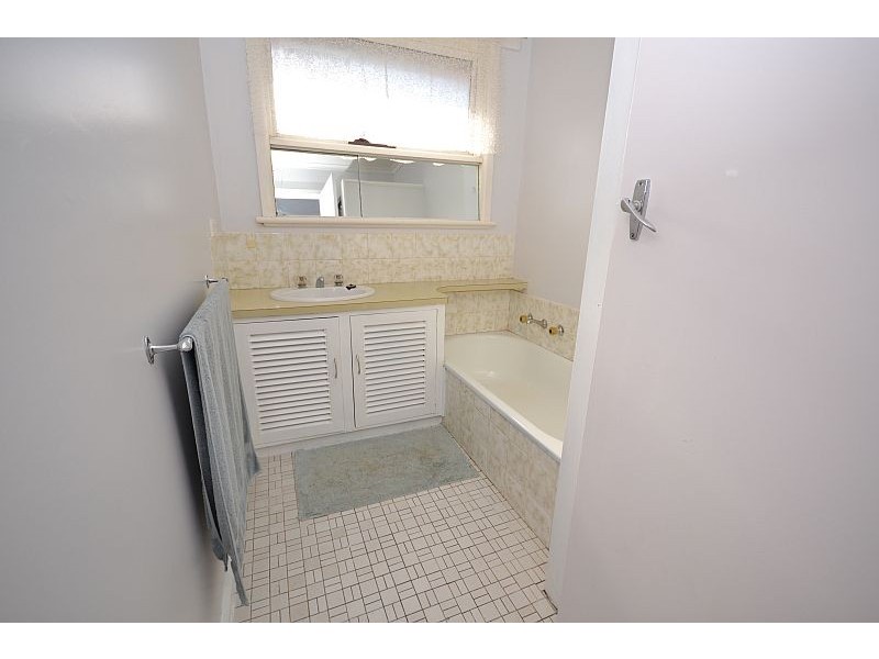 8 Waldemar Street, Wendouree VIC 3355