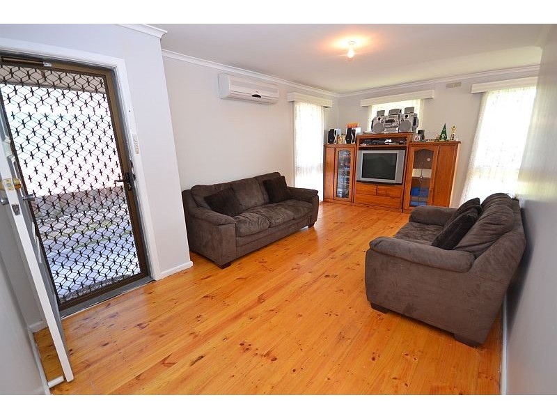 8 Waldemar Street, Wendouree VIC 3355