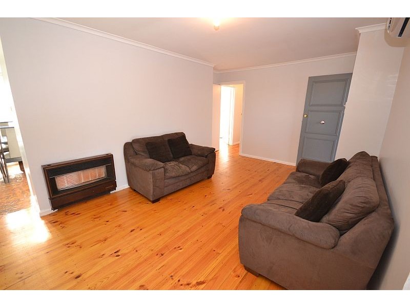 8 Waldemar Street, Wendouree VIC 3355