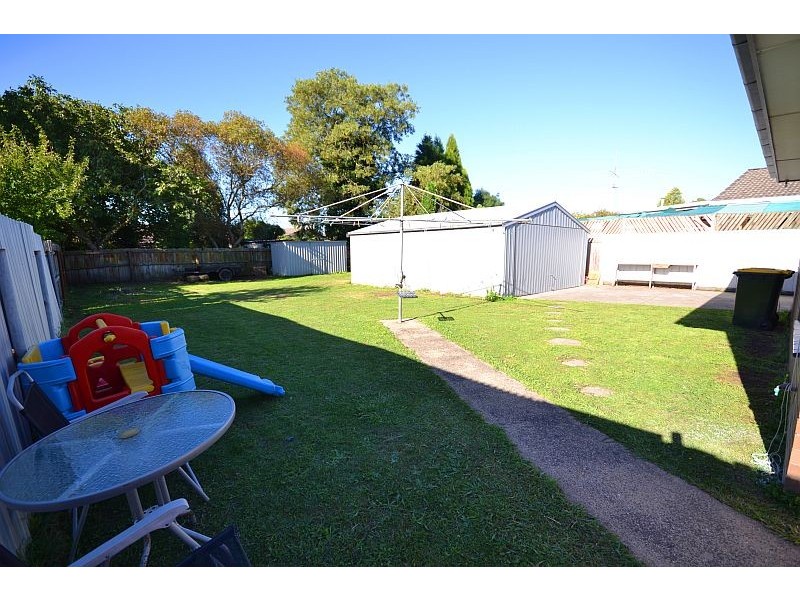 8 Waldemar Street, Wendouree VIC 3355