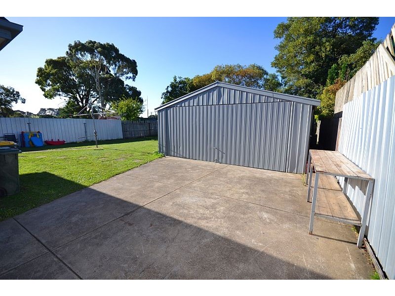 8 Waldemar Street, Wendouree VIC 3355