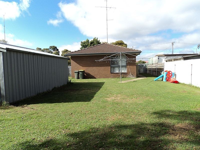 8 Waldemar Street, Wendouree VIC 3355