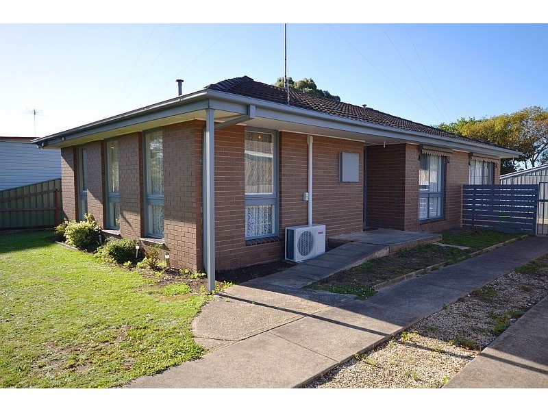 8 Waldemar Street, Wendouree VIC 3355