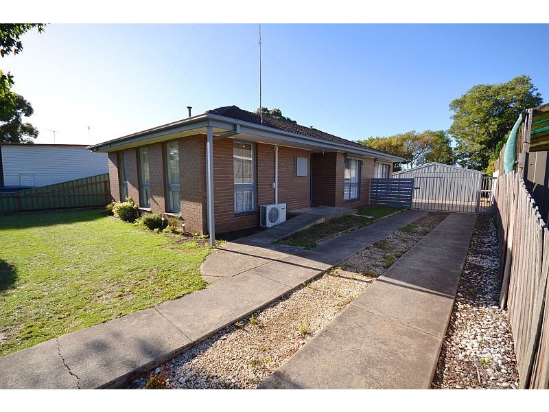 8 Waldemar Street, Wendouree VIC 3355