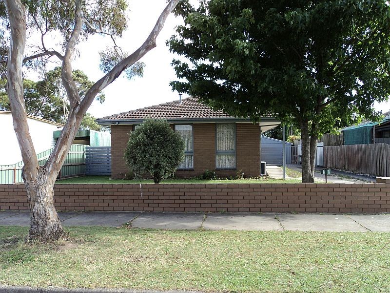 8 Waldemar Street, Wendouree VIC 3355
