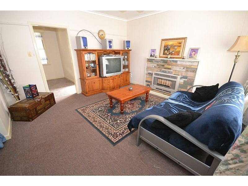 15 Banksia Road, Wendouree VIC 3355