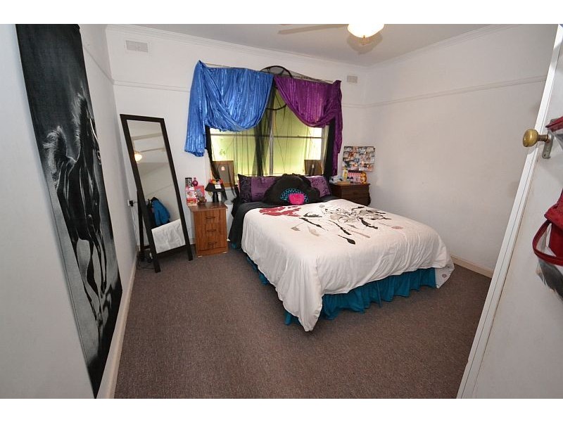 15 Banksia Road, Wendouree VIC 3355