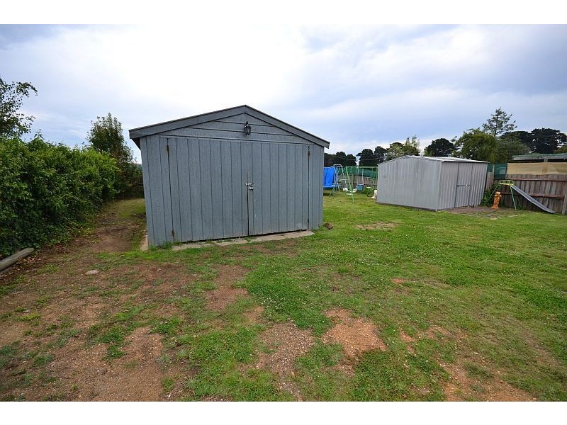 15 Banksia Road, Wendouree VIC 3355