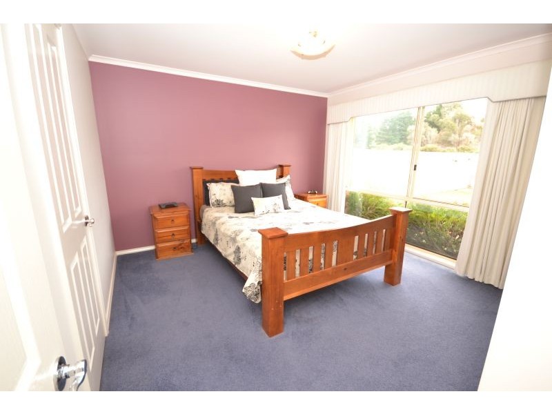 19 Elizabeth Road, Creswick VIC 3363
