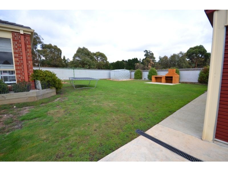 19 Elizabeth Road, Creswick VIC 3363