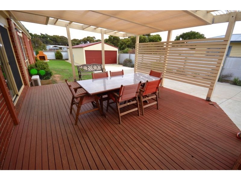 19 Elizabeth Road, Creswick VIC 3363