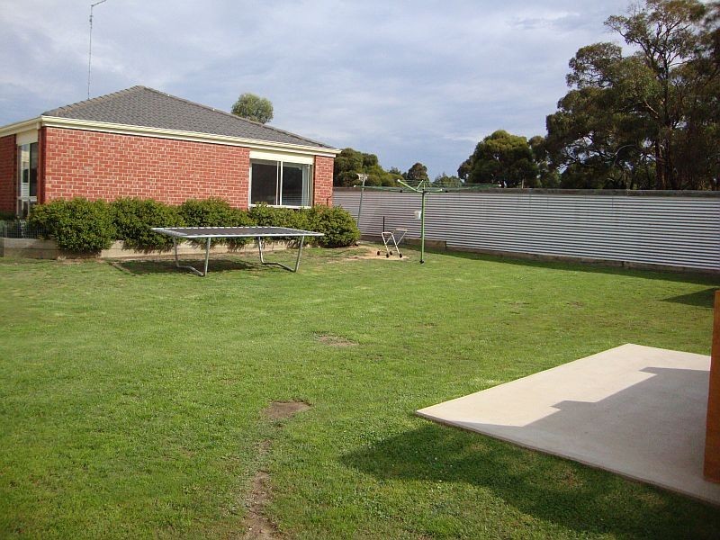 19 Elizabeth Road, Creswick VIC 3363