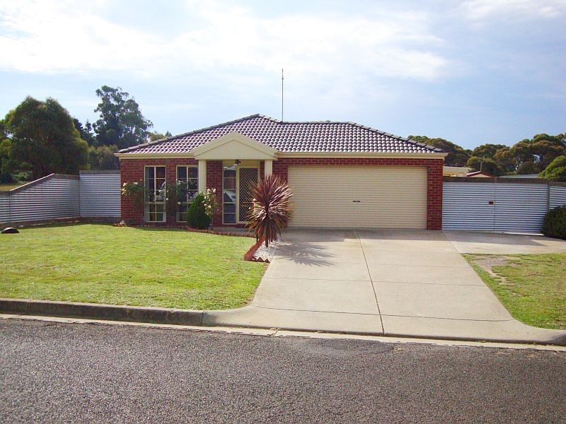 19 Elizabeth Road, Creswick VIC 3363