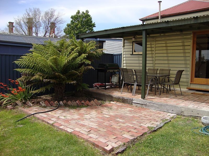 14 Peake Street, Golden Point VIC 3350