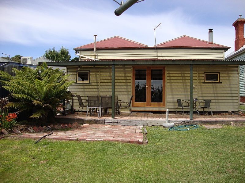 14 Peake Street, Golden Point VIC 3350