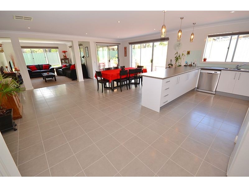 18 Platypus Drive, Mount Clear VIC 3350