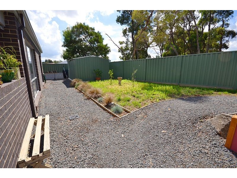 18 Platypus Drive, Mount Clear VIC 3350