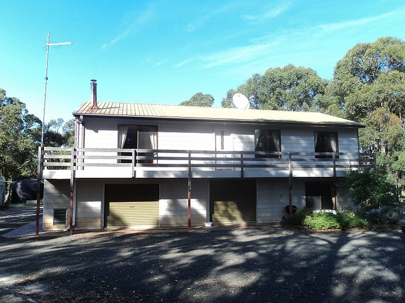 76 Moffats Road, Dereel VIC 3352