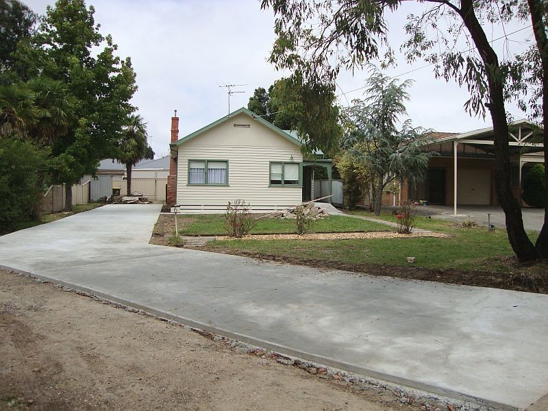 6 Milverton Lane, Canadian VIC 3350