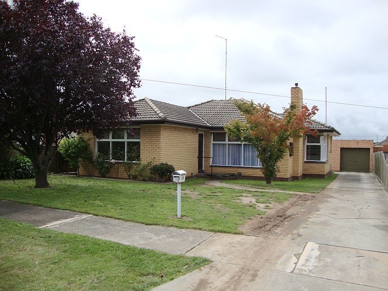 10 Grammar Street, Wendouree VIC 3355