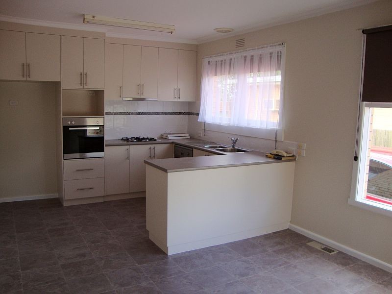 10 Grammar Street, Wendouree VIC 3355