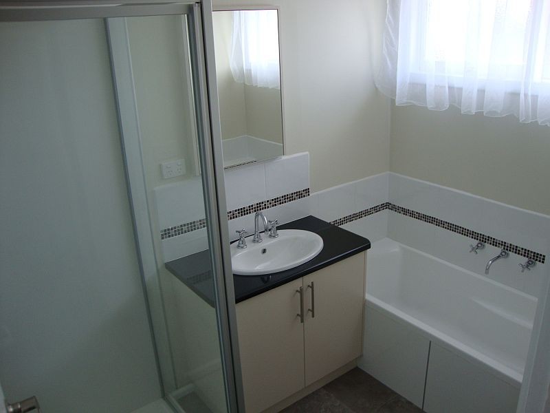 10 Grammar Street, Wendouree VIC 3355