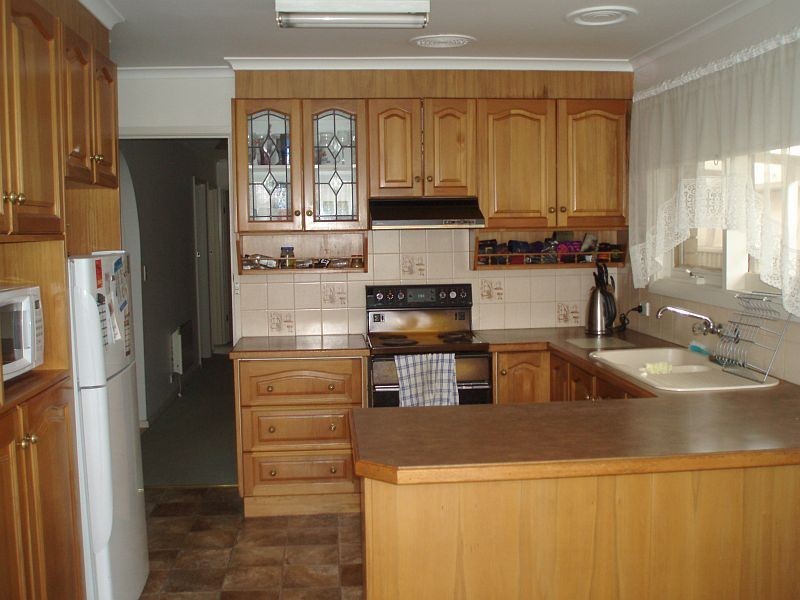 76 Marie Crescent, Wendouree VIC 3355