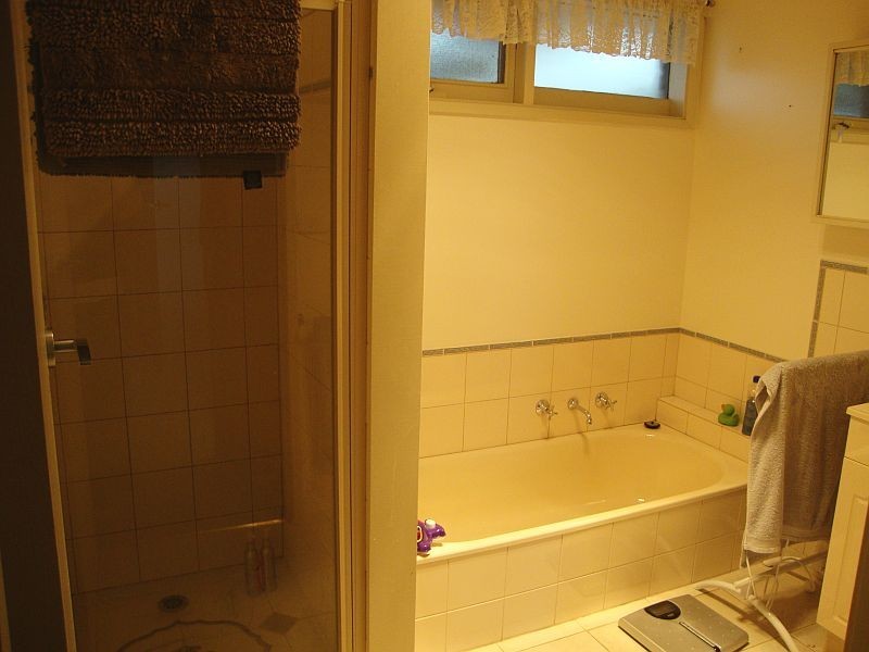 76 Marie Crescent, Wendouree VIC 3355