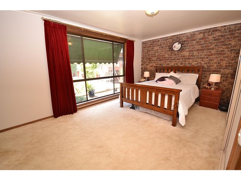 13 Cromwell Street, Sebastopol VIC 3356