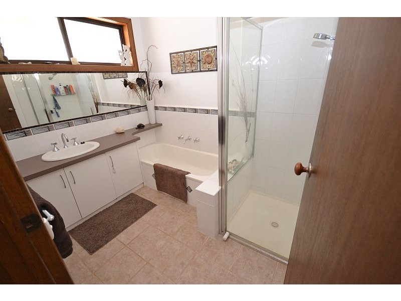 13 Cromwell Street, Sebastopol VIC 3356