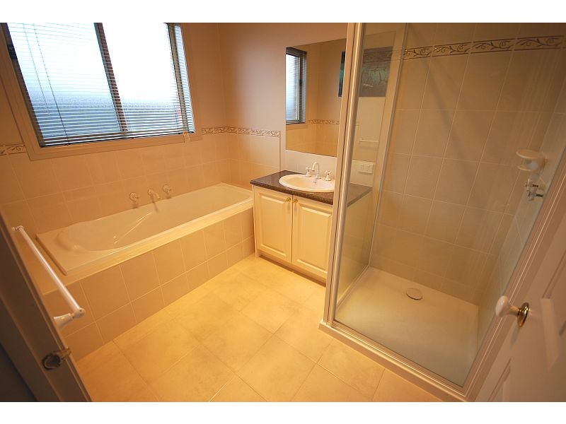 128 Alfredton Drive, Alfredton VIC 3350