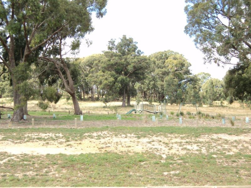 2 Ninox Court, Brown Hill VIC 3350