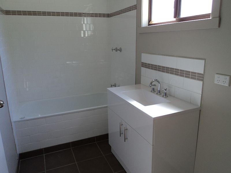 32 Young Street, Linton VIC 3360