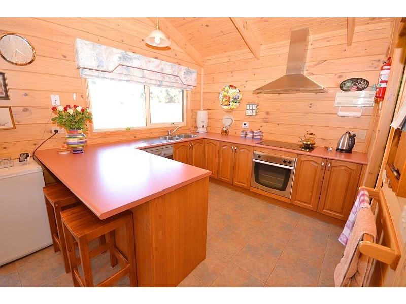 38 Jackson Street, Linton VIC 3360