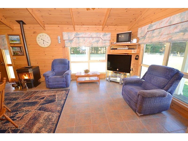 38 Jackson Street, Linton VIC 3360