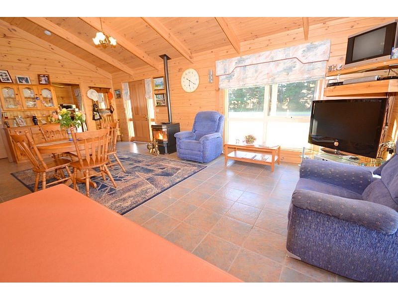 38 Jackson Street, Linton VIC 3360