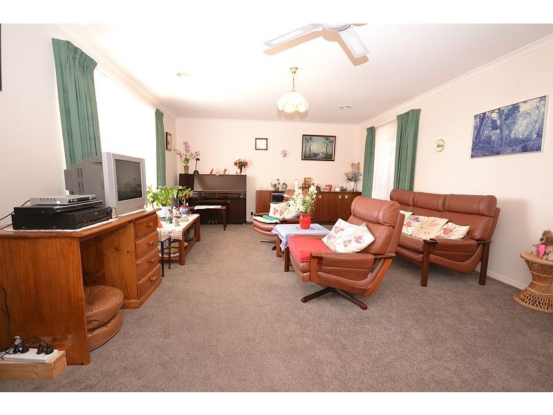 2 Holly Court, Delacombe VIC 3356