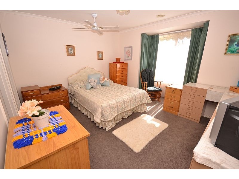 2 Holly Court, Delacombe VIC 3356