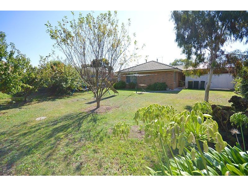 2 Holly Court, Delacombe VIC 3356