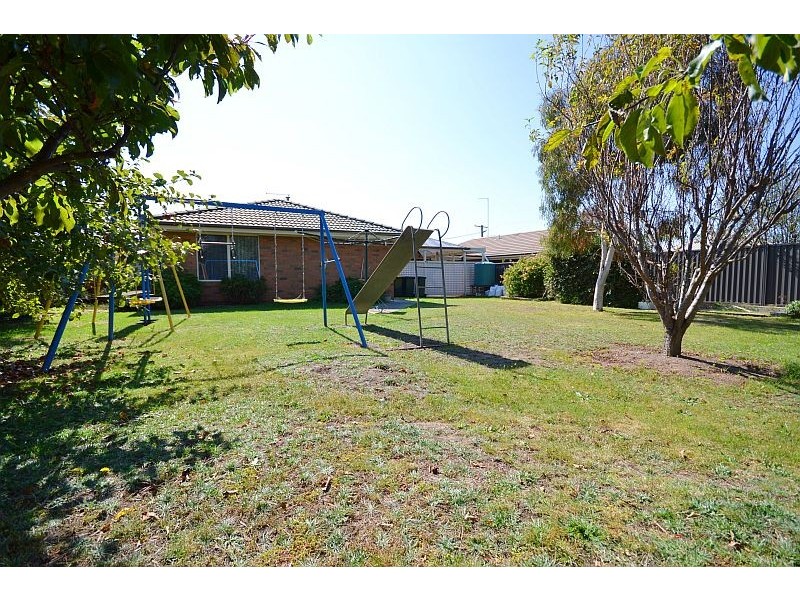 2 Holly Court, Delacombe VIC 3356